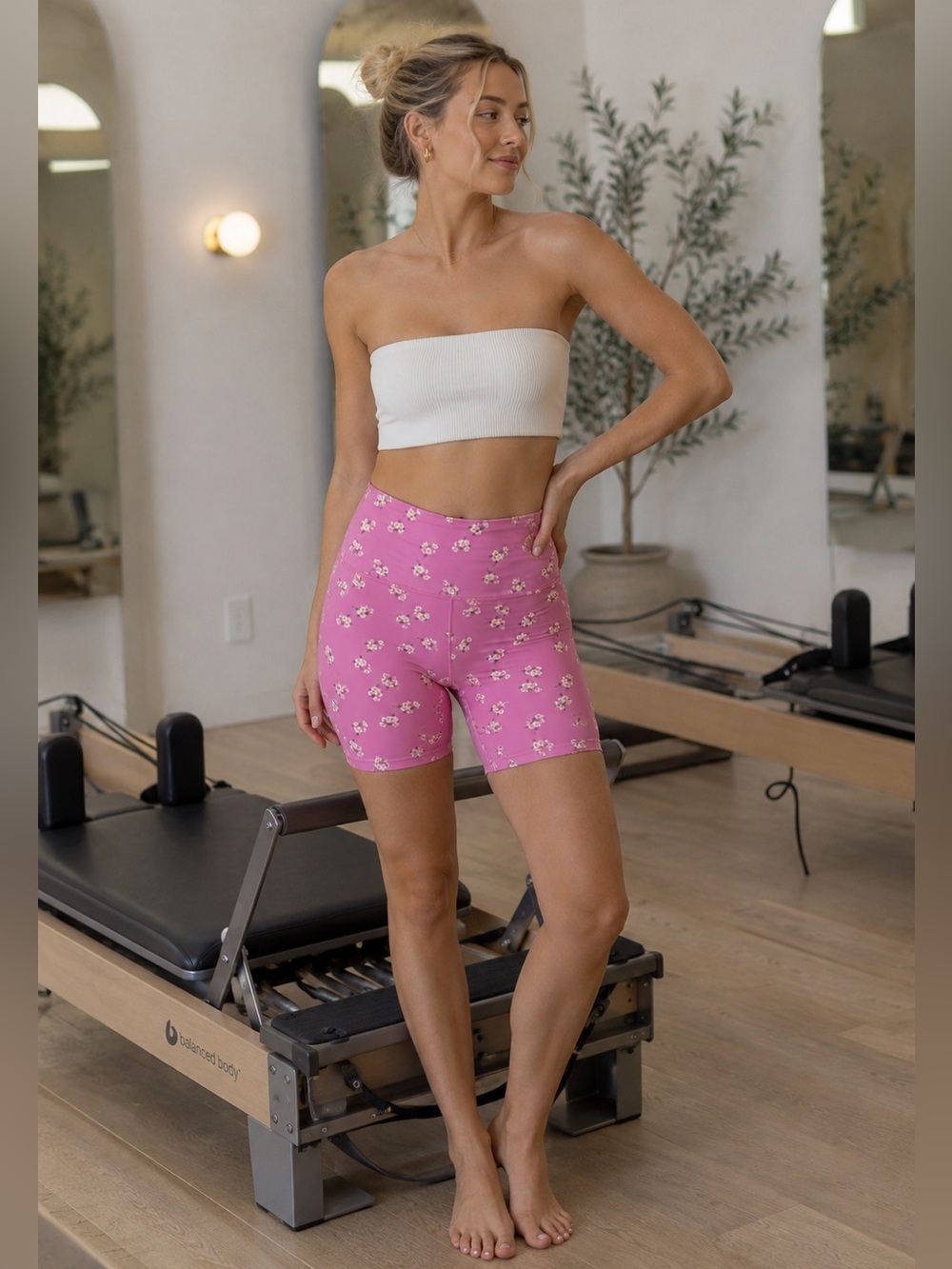 NEW Aerie Pink Floral Women's biker shorts size Small